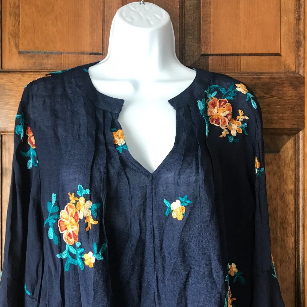 NWT Figueroa & Flower Blueberry w/Embroidered Flowers Peasant Blouse Large - Picture 2 of 13